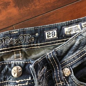Women’s Miss Me Capri Jeans